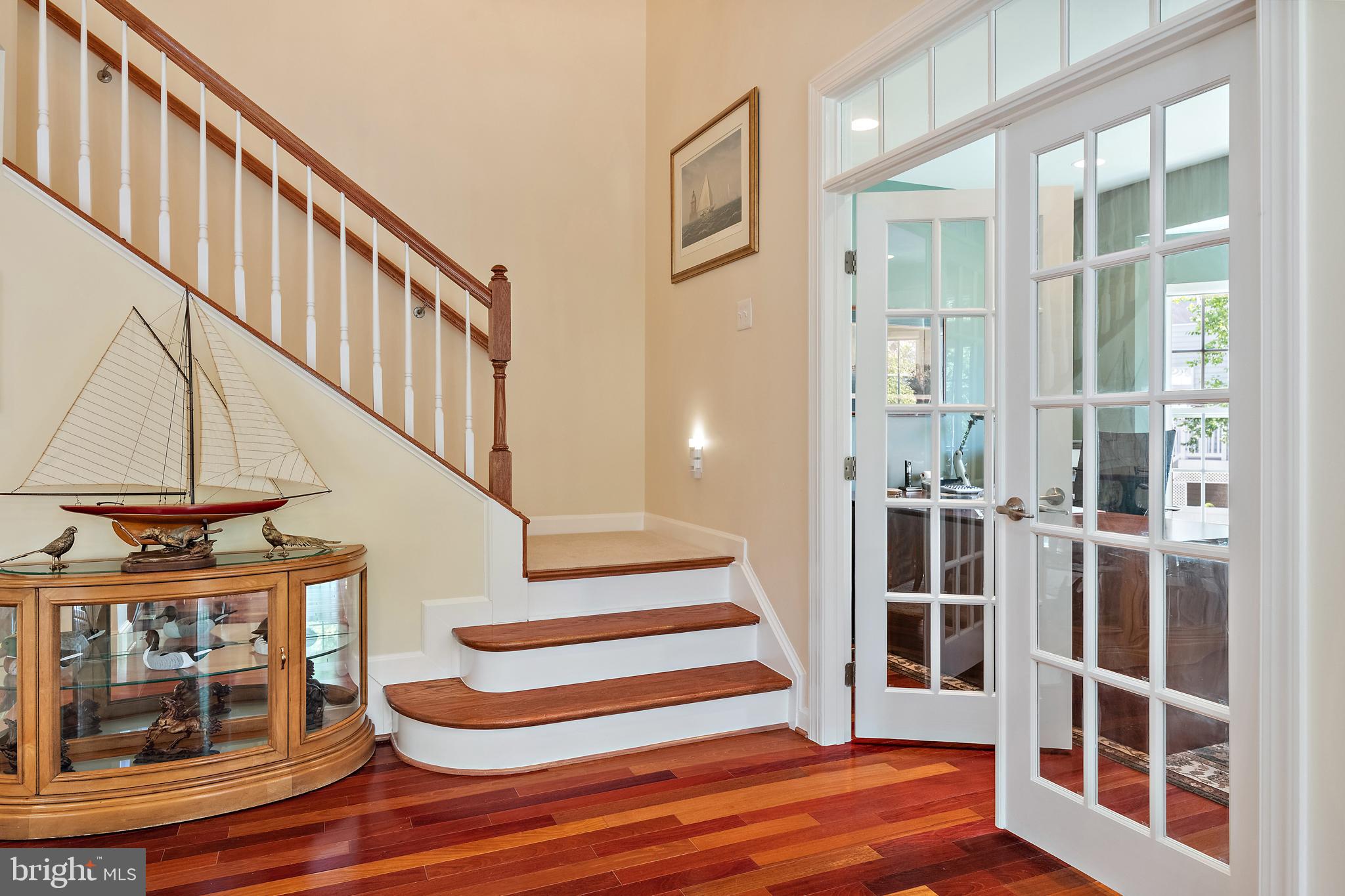 BOWEN MANOR - Residential