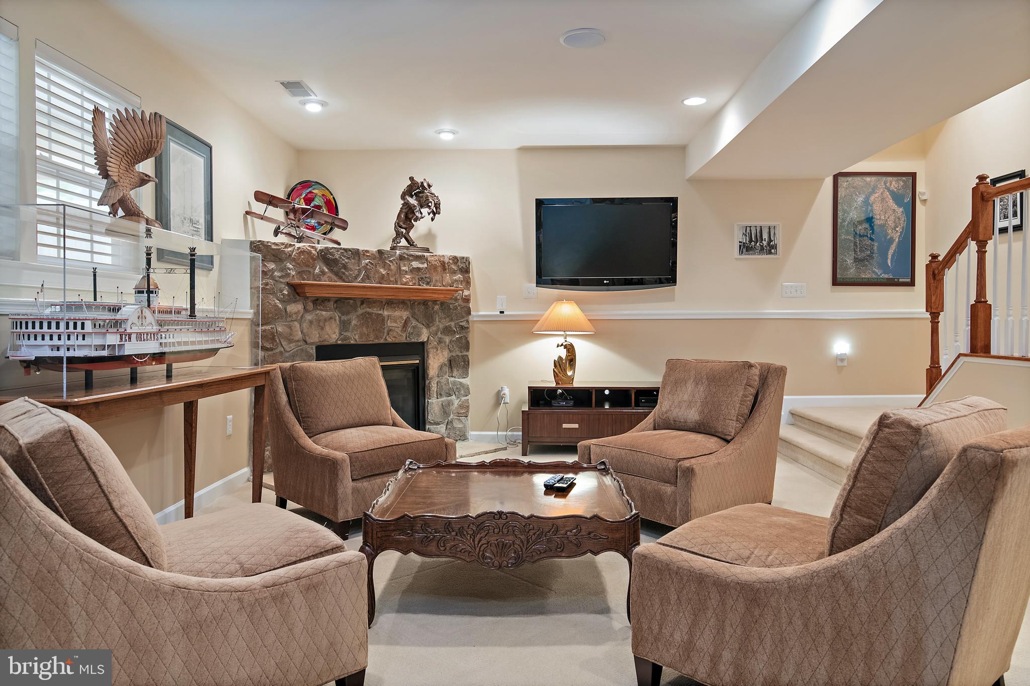 BOWEN MANOR - Residential