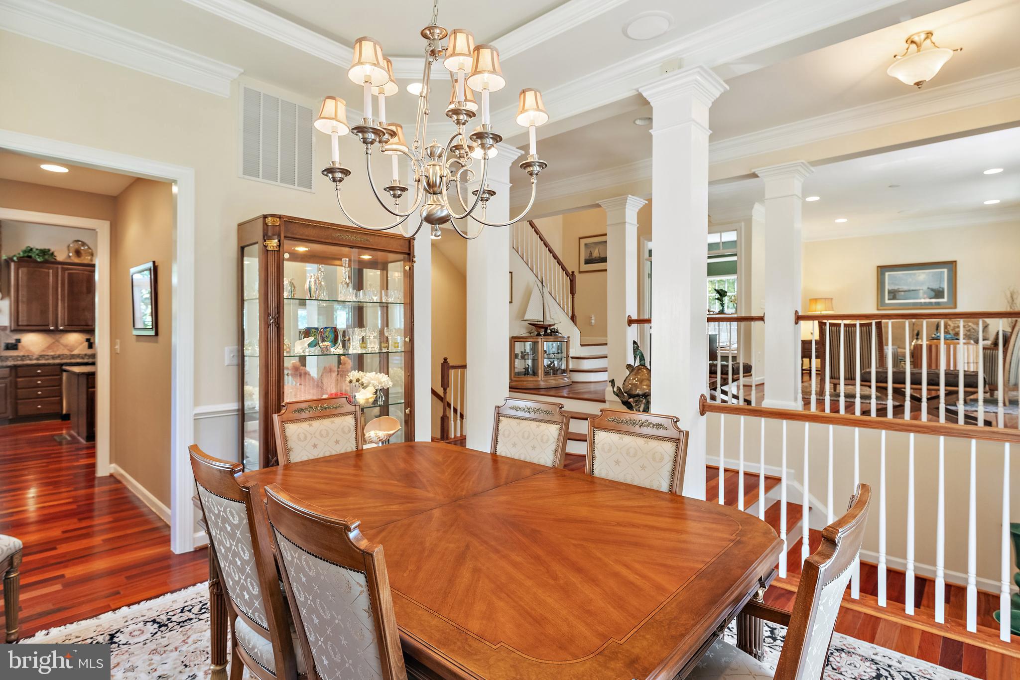 BOWEN MANOR - Residential
