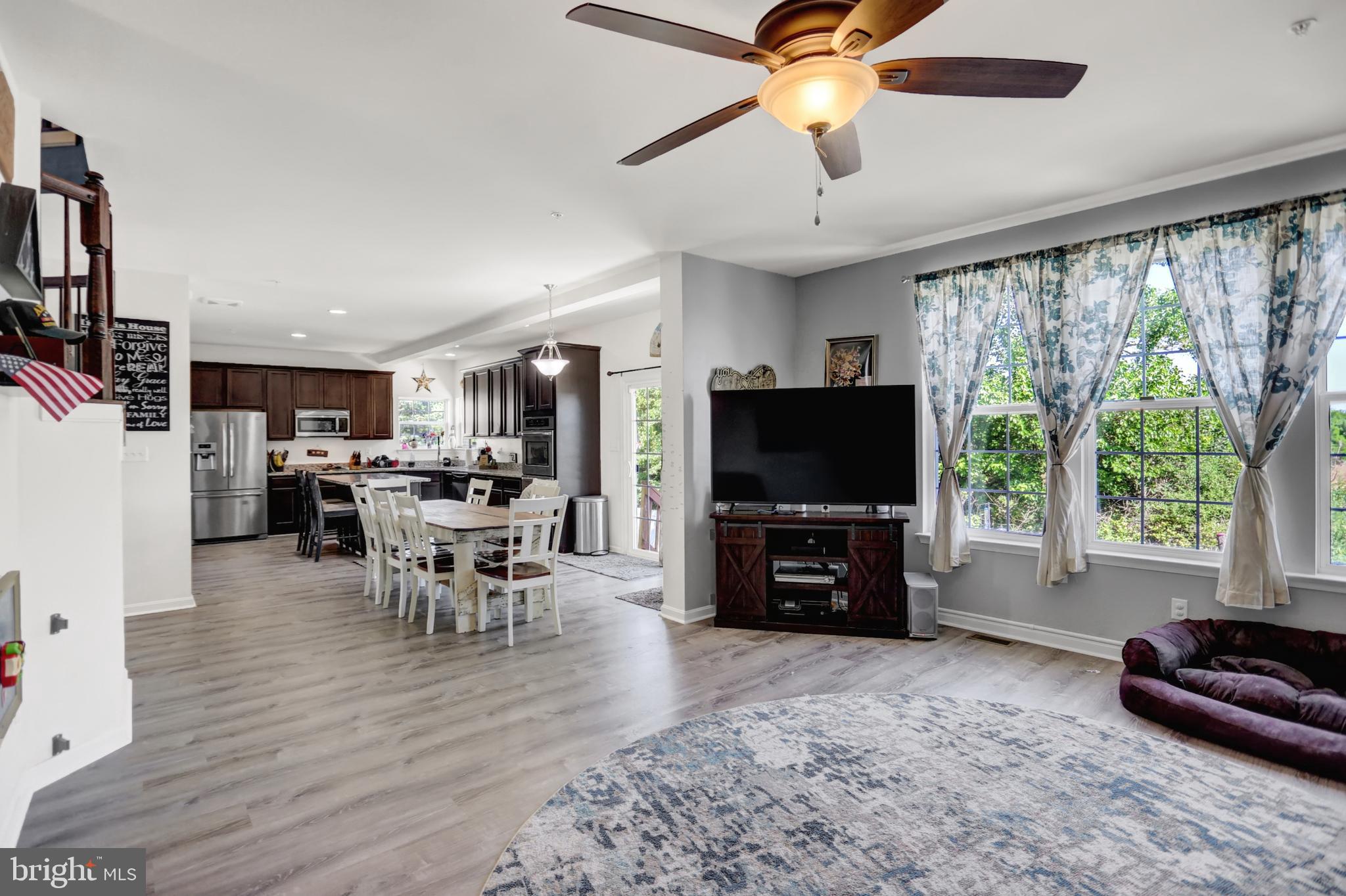 CREEKSIDE - Residential