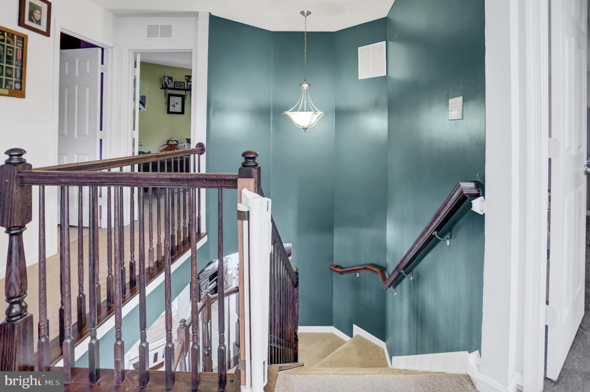 CREEKSIDE - Residential