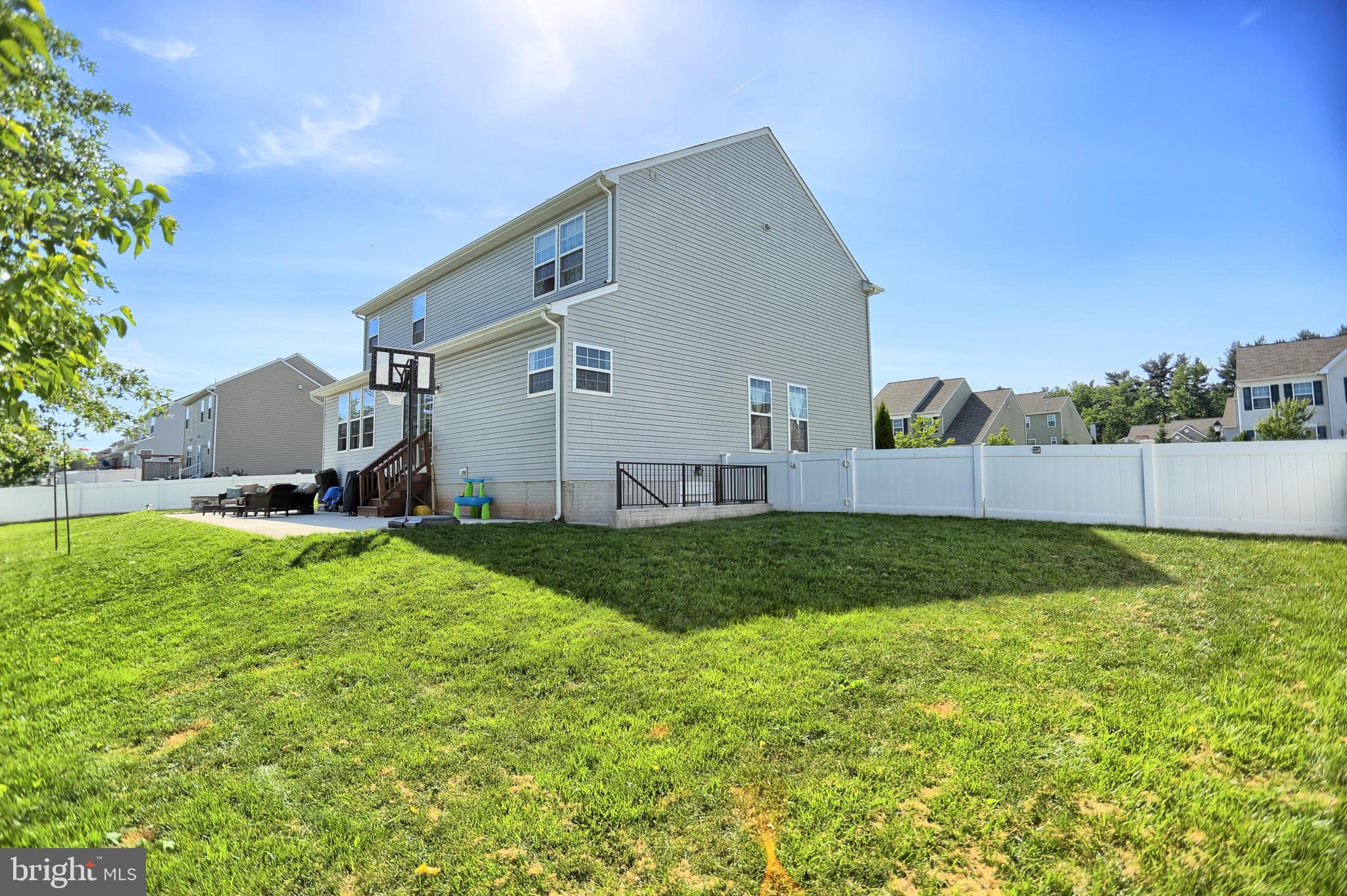 CREEKSIDE - Residential