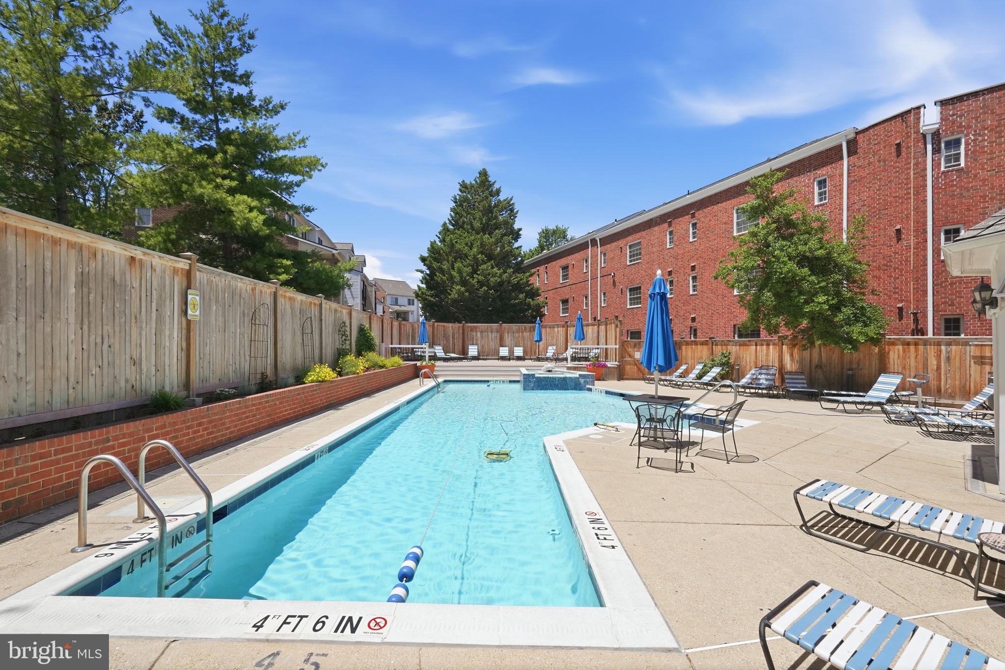 POTOWMACK CROSSING - Residential