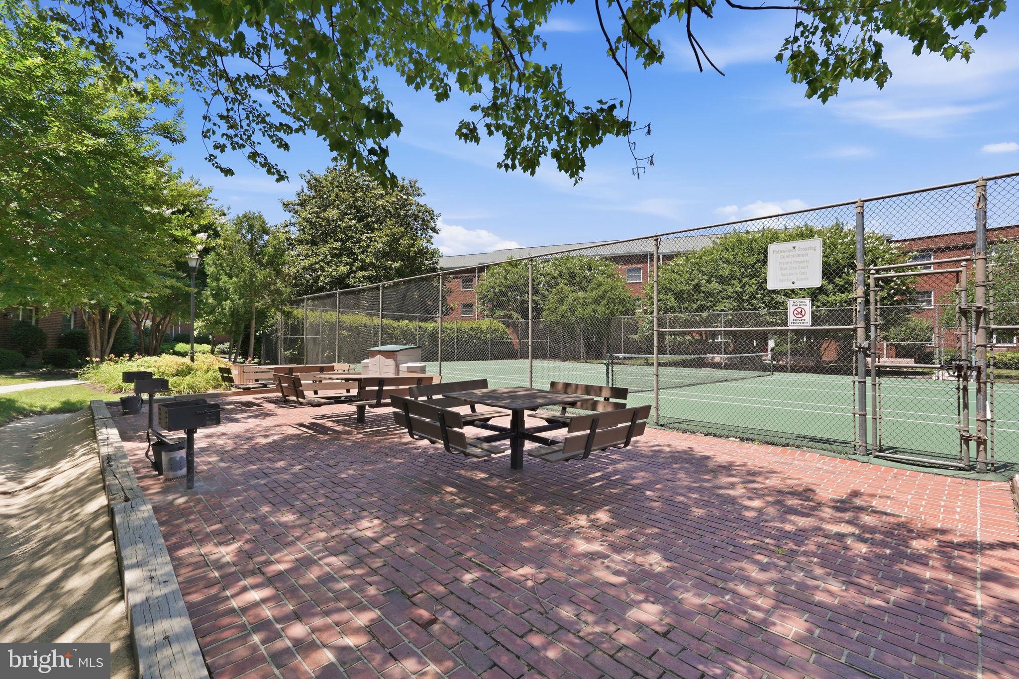 POTOWMACK CROSSING - Residential