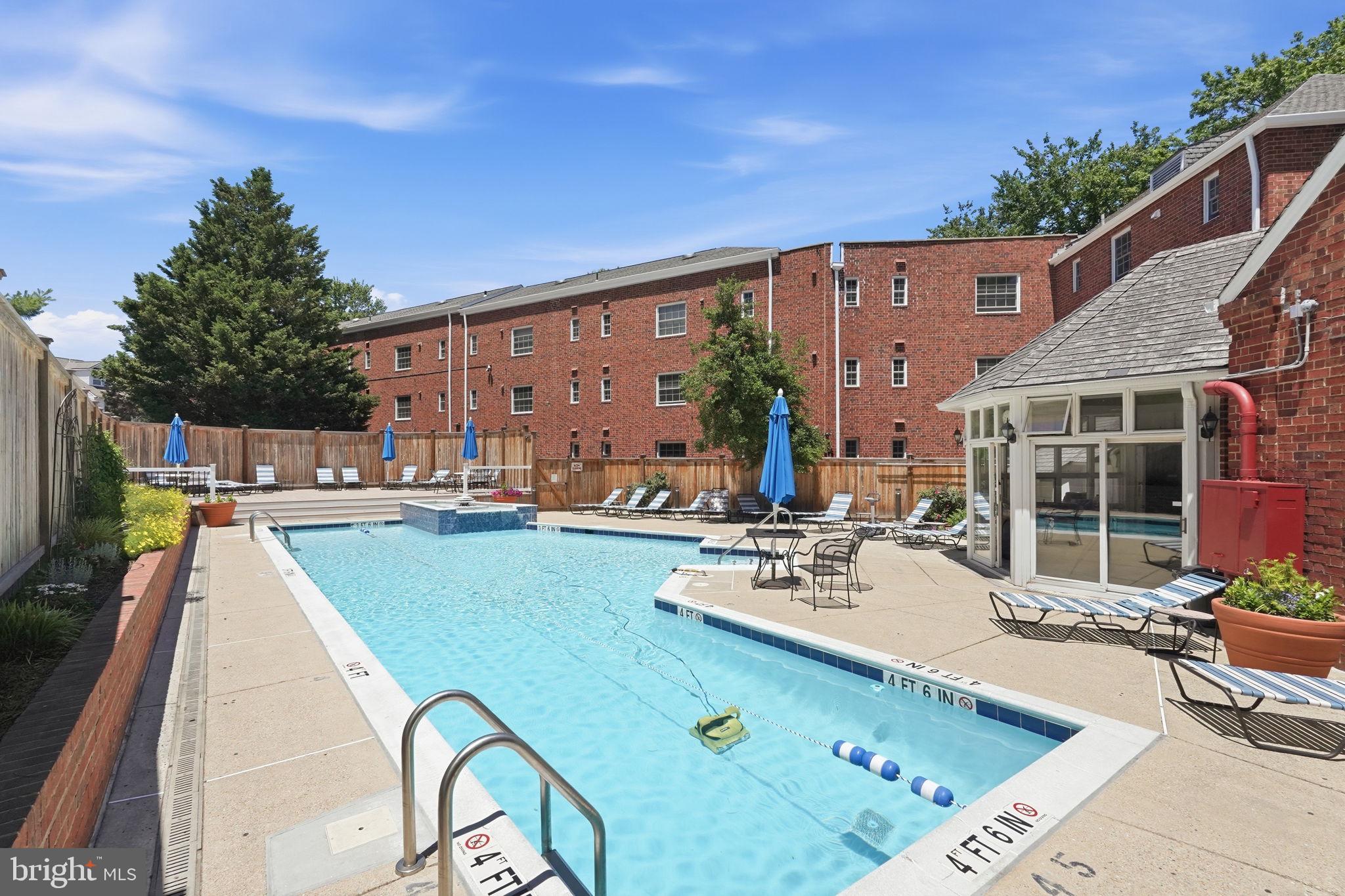POTOWMACK CROSSING - Residential