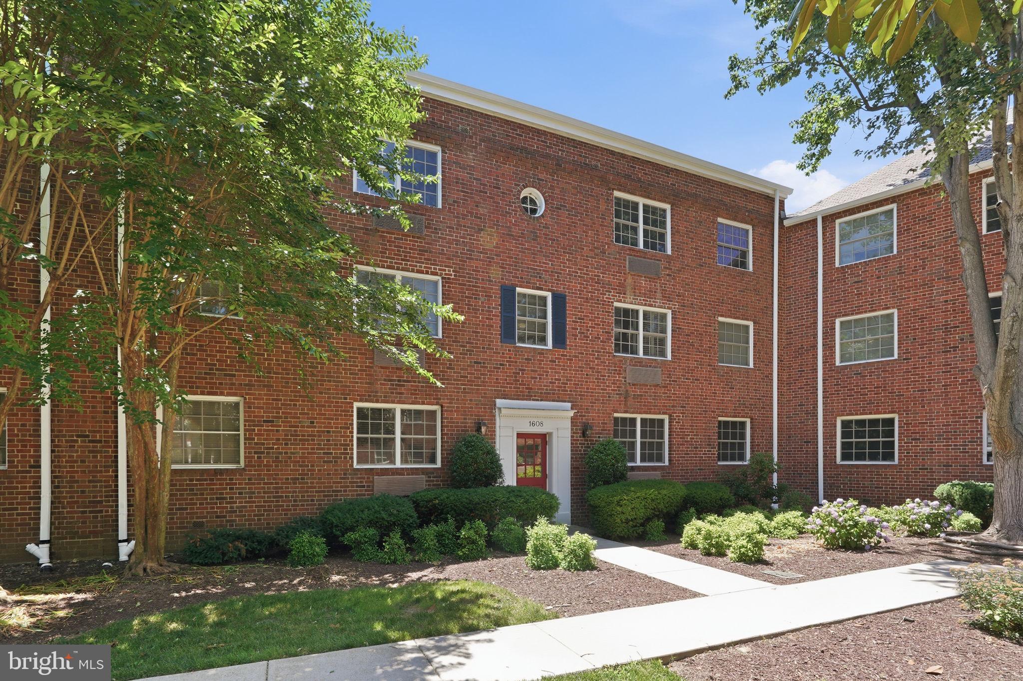 POTOWMACK CROSSING - Residential
