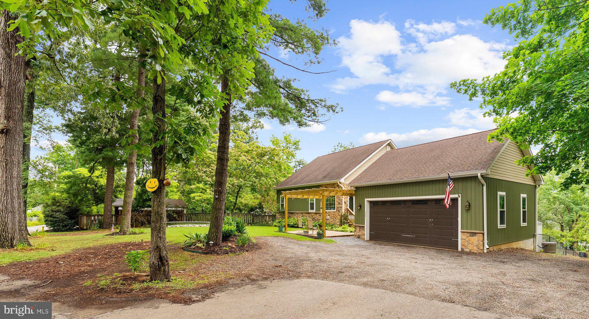 BROOKFIELD ON THE MAGOTHY - Residential