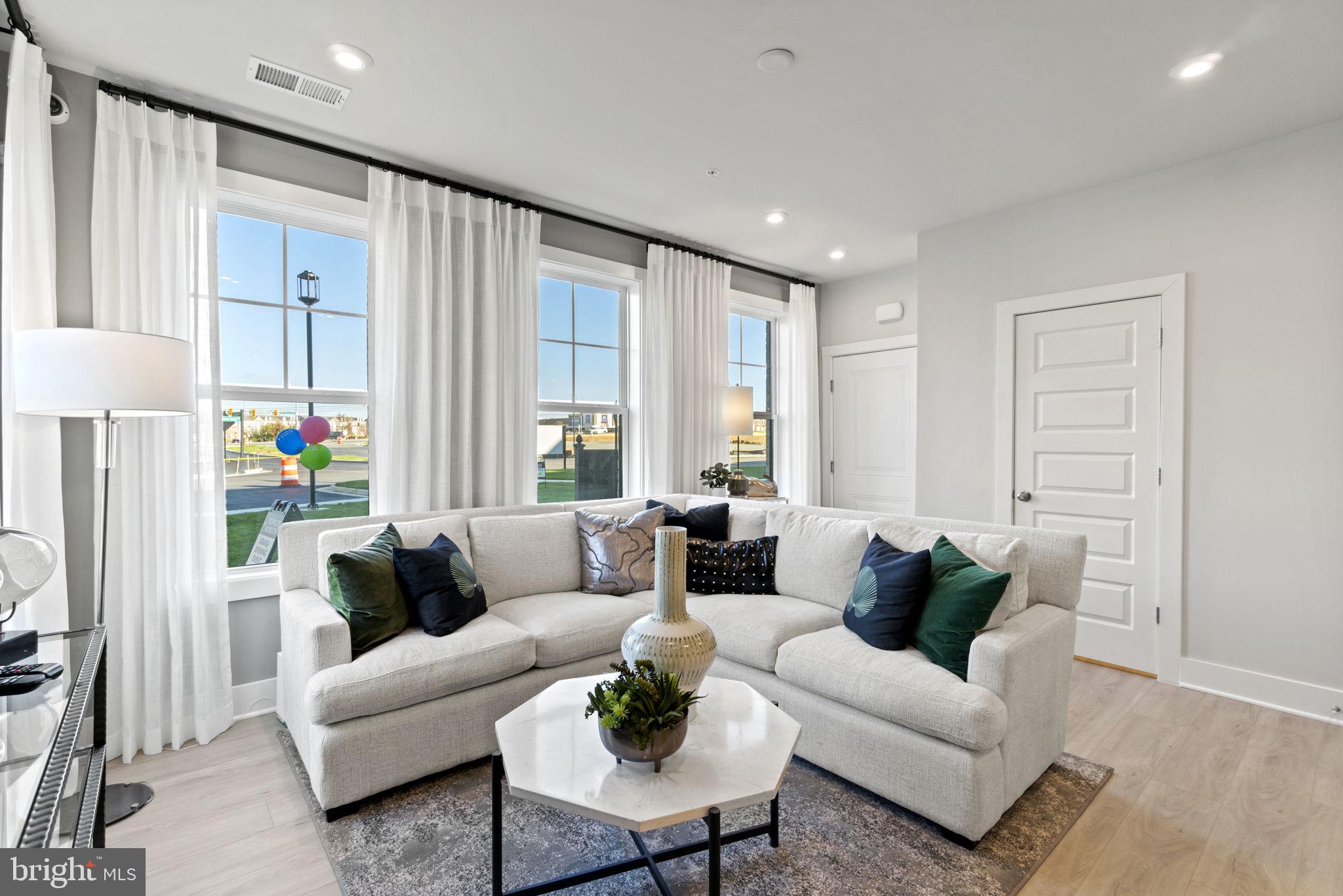 ASHBURN STATION - Residential