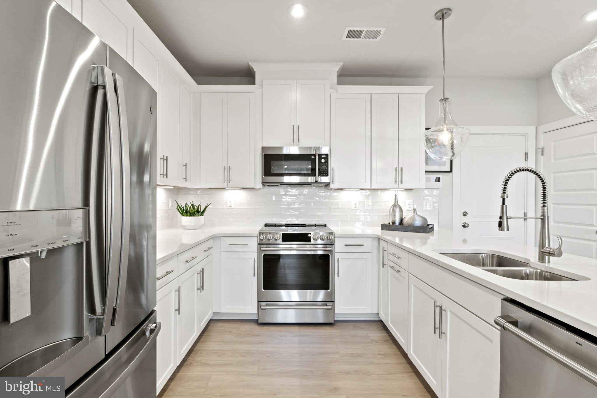 ASHBURN STATION - Residential