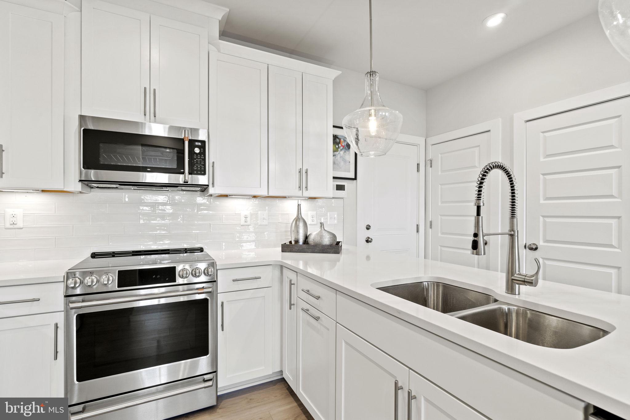 ASHBURN STATION - Residential