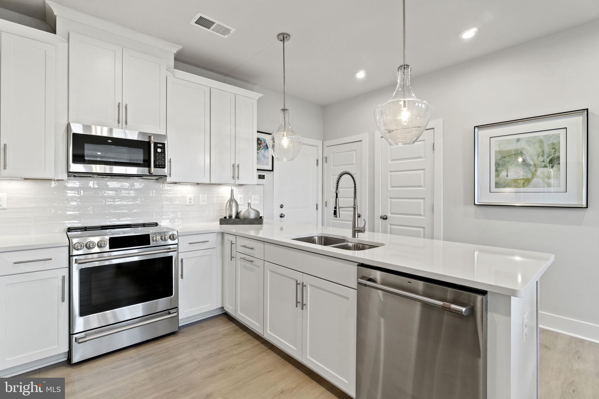 ASHBURN STATION - Residential