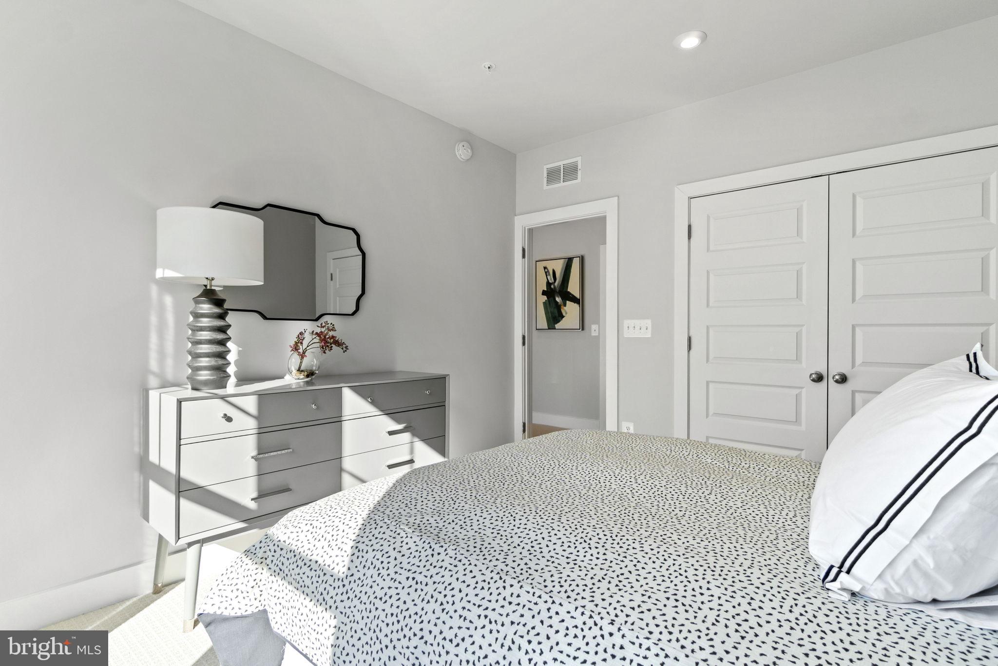 ASHBURN STATION - Residential