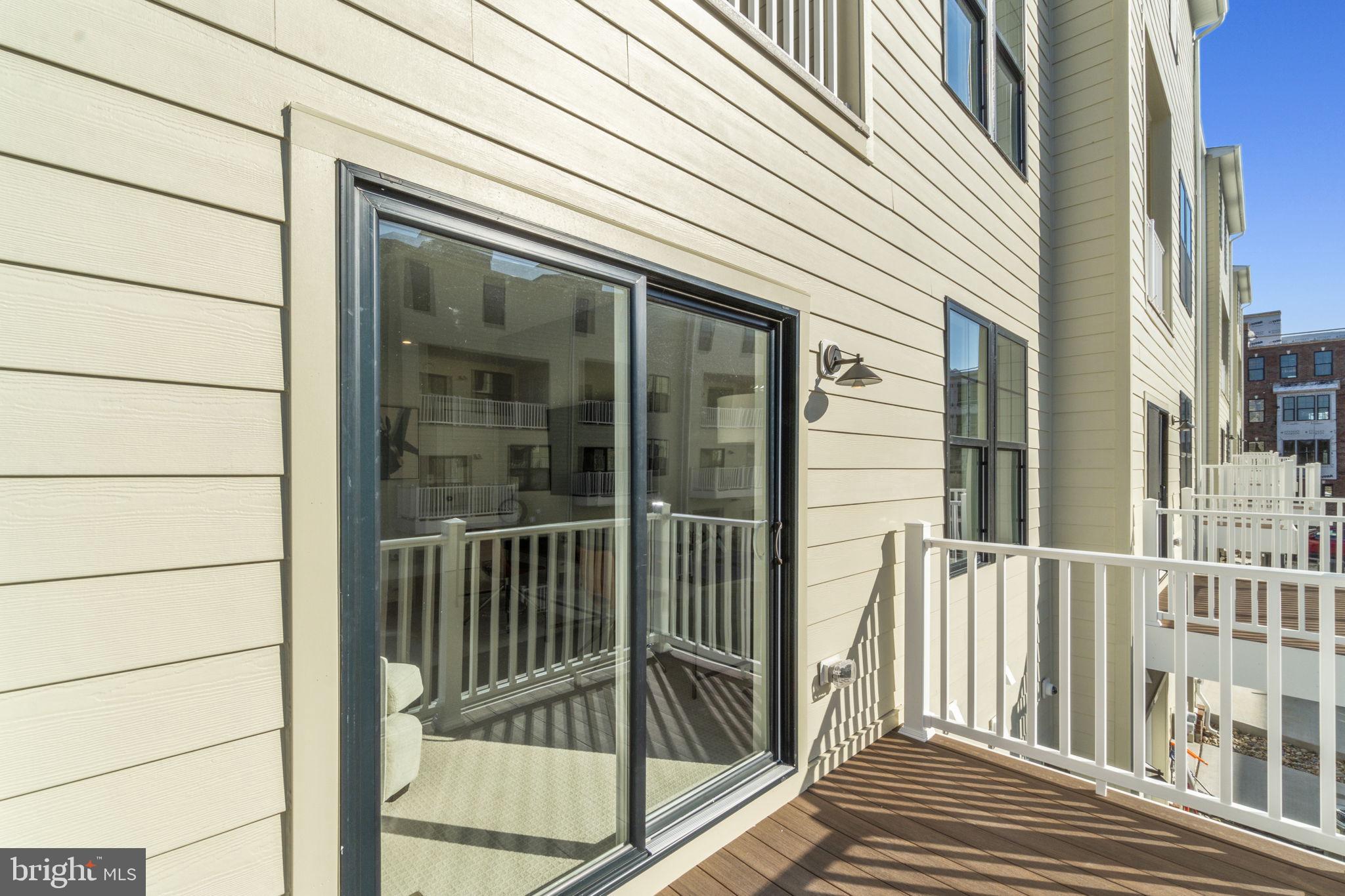 ASHBURN STATION - Residential