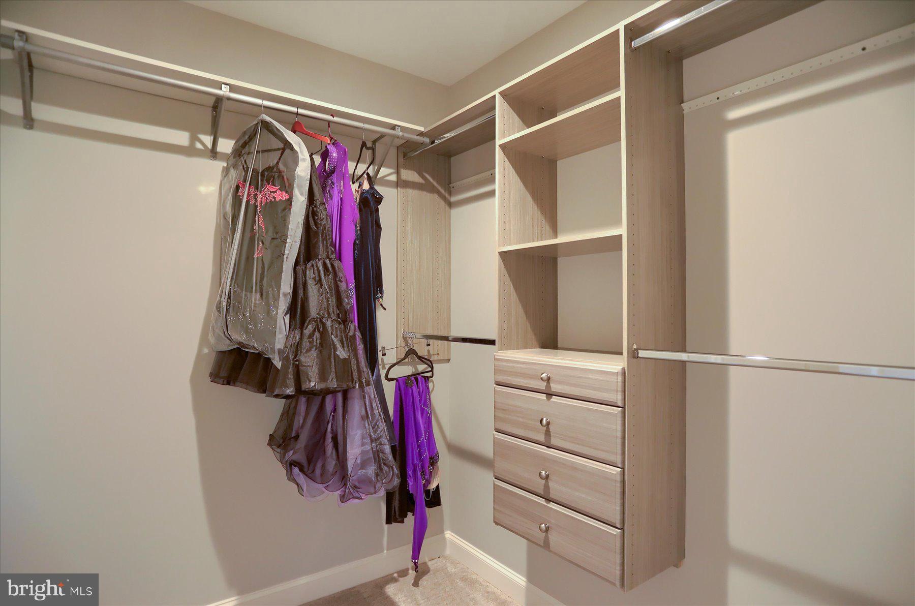 DEAVEN WOODS - Residential