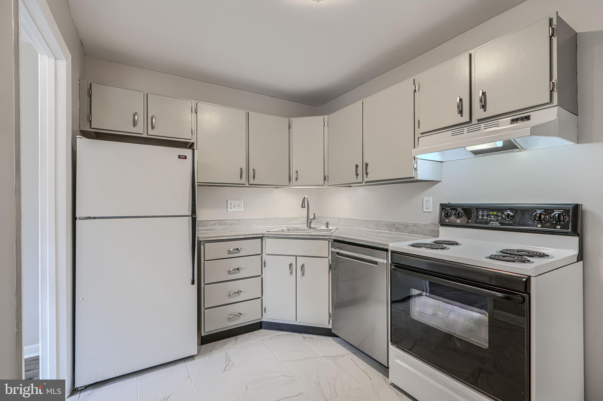 HICKORY HILLS CONDOMINIUMS - Residential