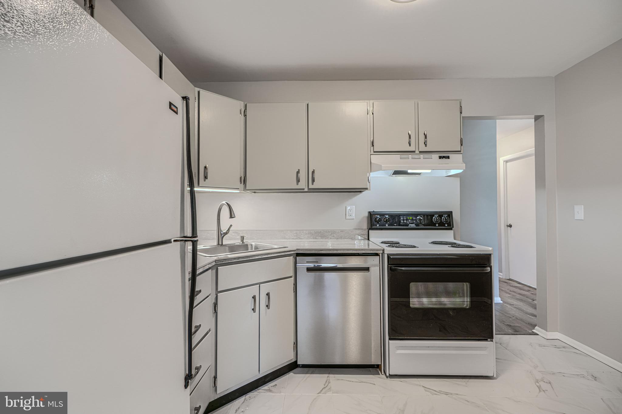 HICKORY HILLS CONDOMINIUMS - Residential