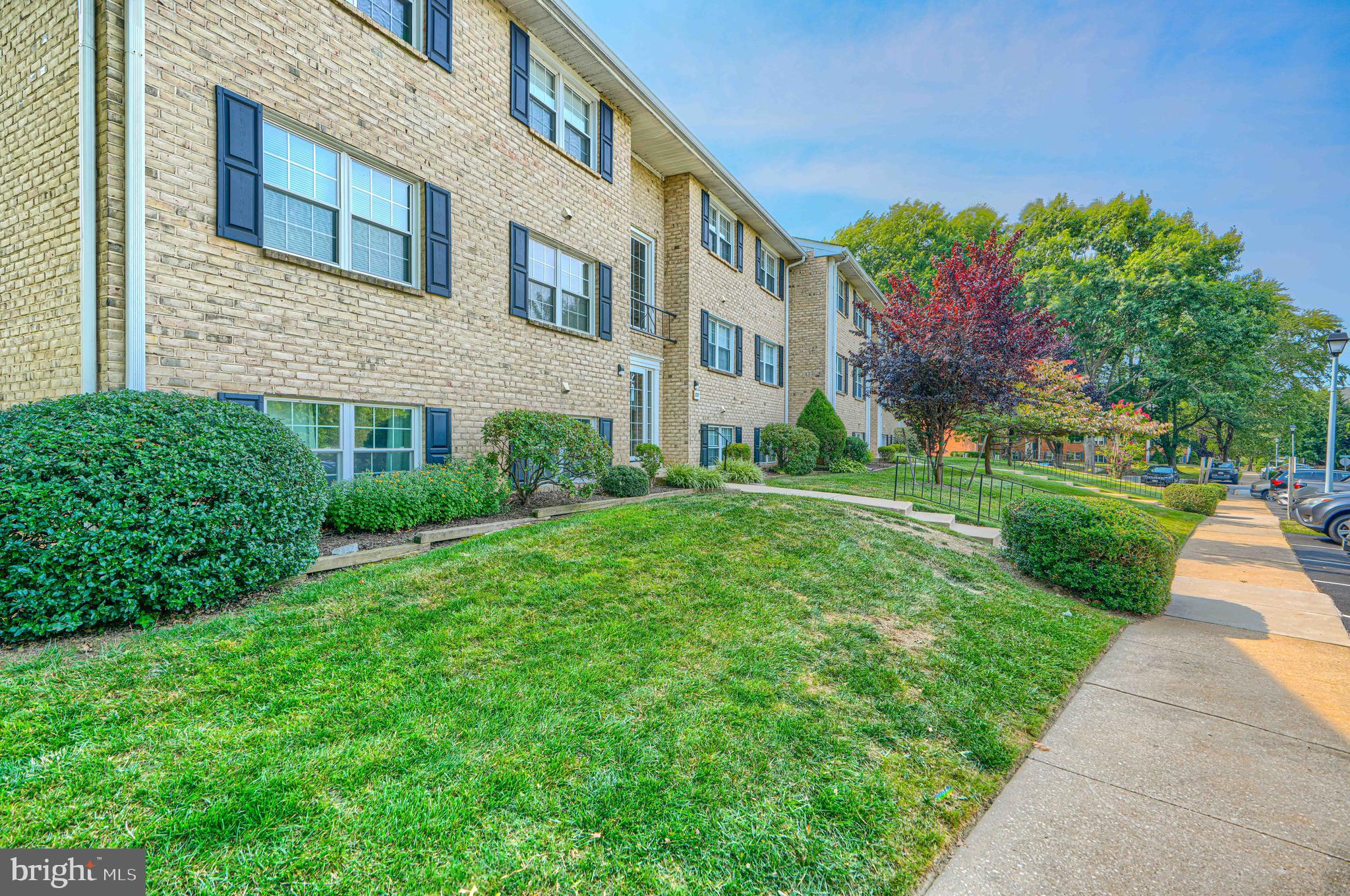 HICKORY HILLS CONDOMINIUMS - Residential