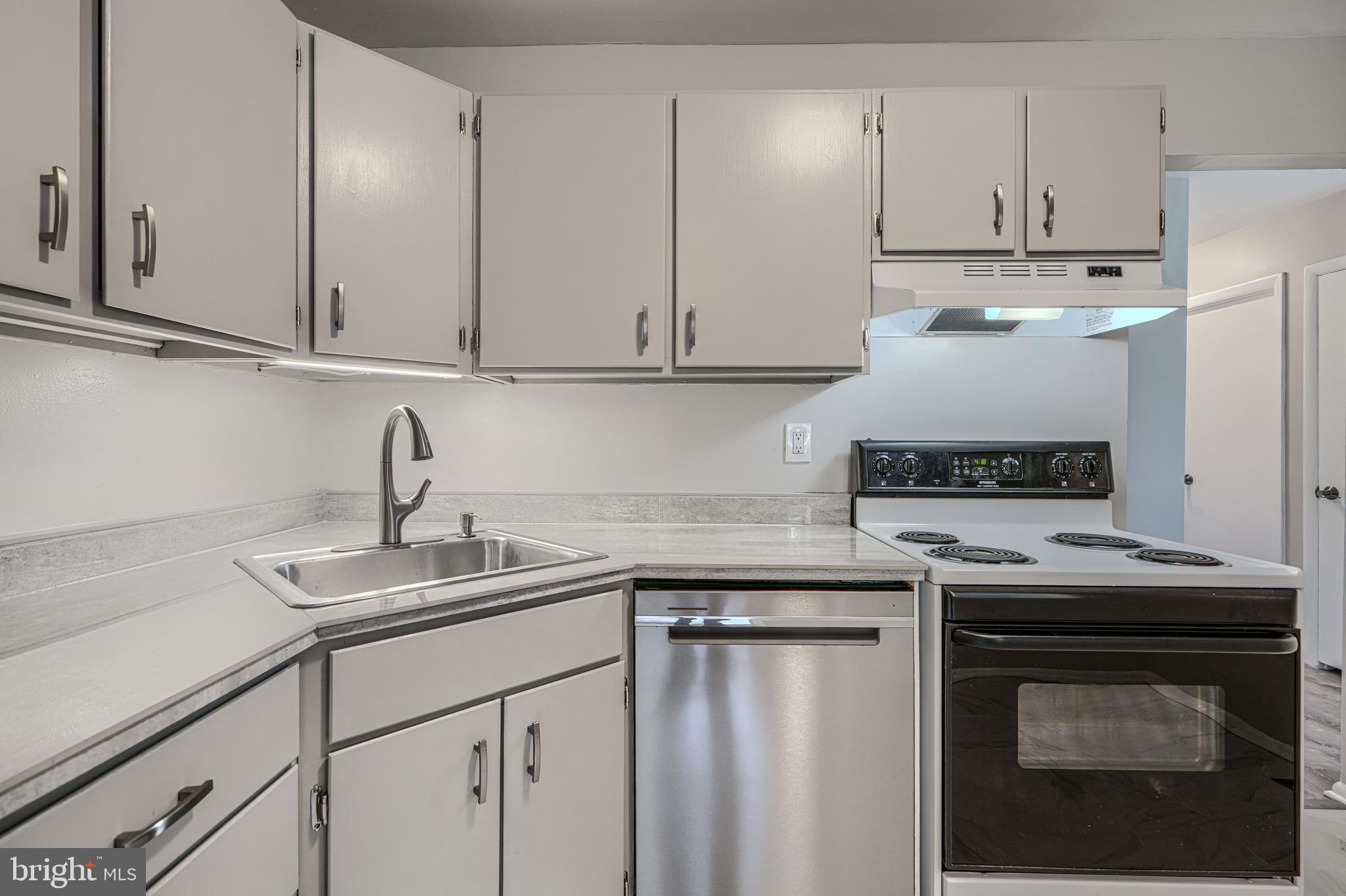 HICKORY HILLS CONDOMINIUMS - Residential