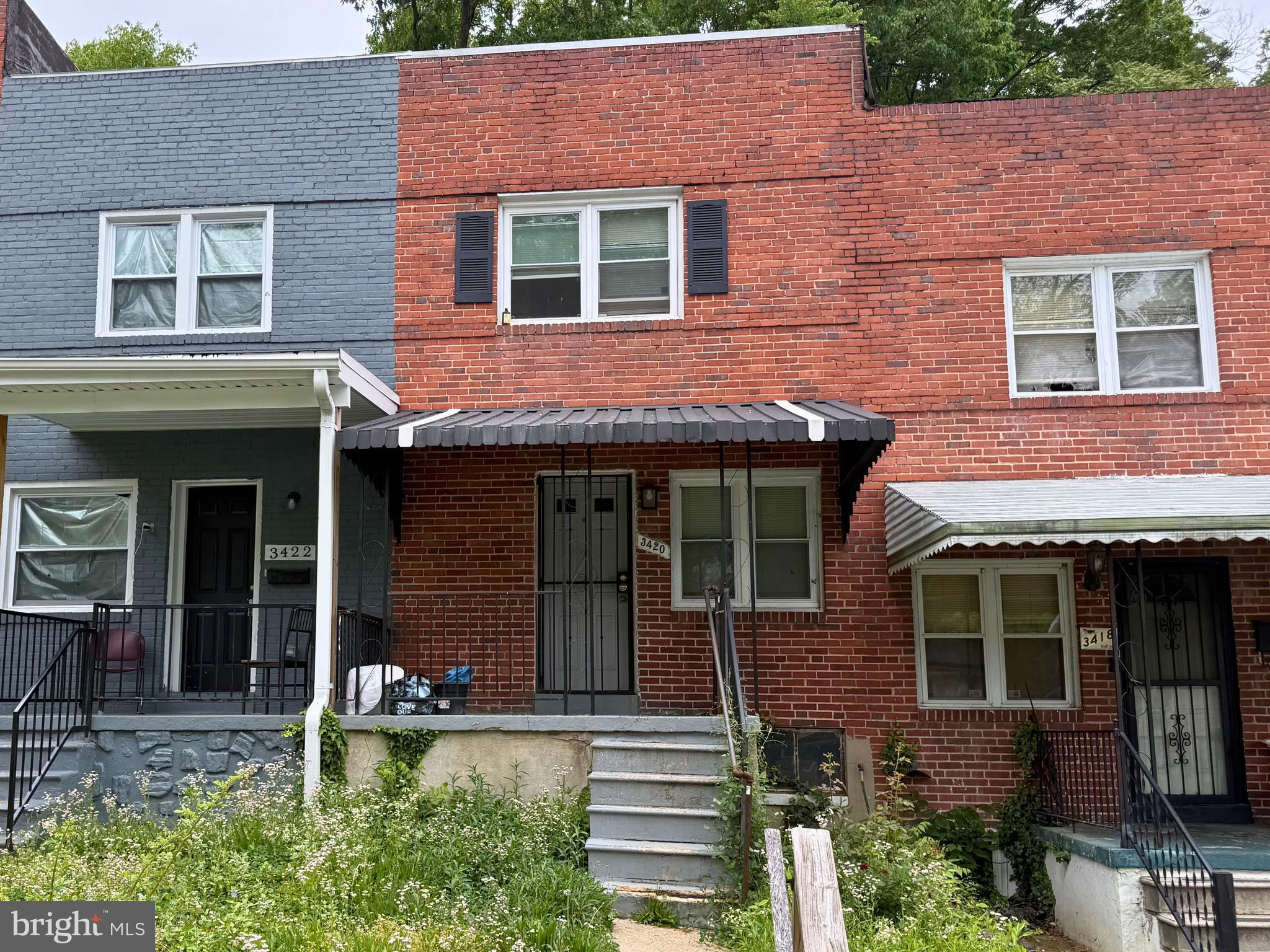 ONLINE AUCTION: This auction takes place on the Ashland Auction Group website bidding platform. Bidding begins  6/16/2026 @ 10:00 AM. Bidding ends 6/18/2026 @ 12:10 PM. The list price is the suggested opening bid. Deposit: $7,000.

This two-story porch front townhouse is located in the Park Circle neighborhood of Baltimore City. Residents can enjoy the nearby facilities and attractions such as the Rawlings Conservatory, Mondawmin Mall, and Druid Hill Park. The property is occupied. The area offers easy access to the major traffic artery, Park Heights Ave.