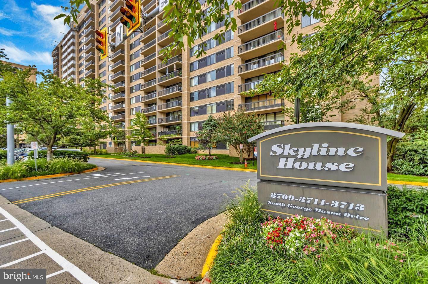 SKYLINE HOUSE - Residential