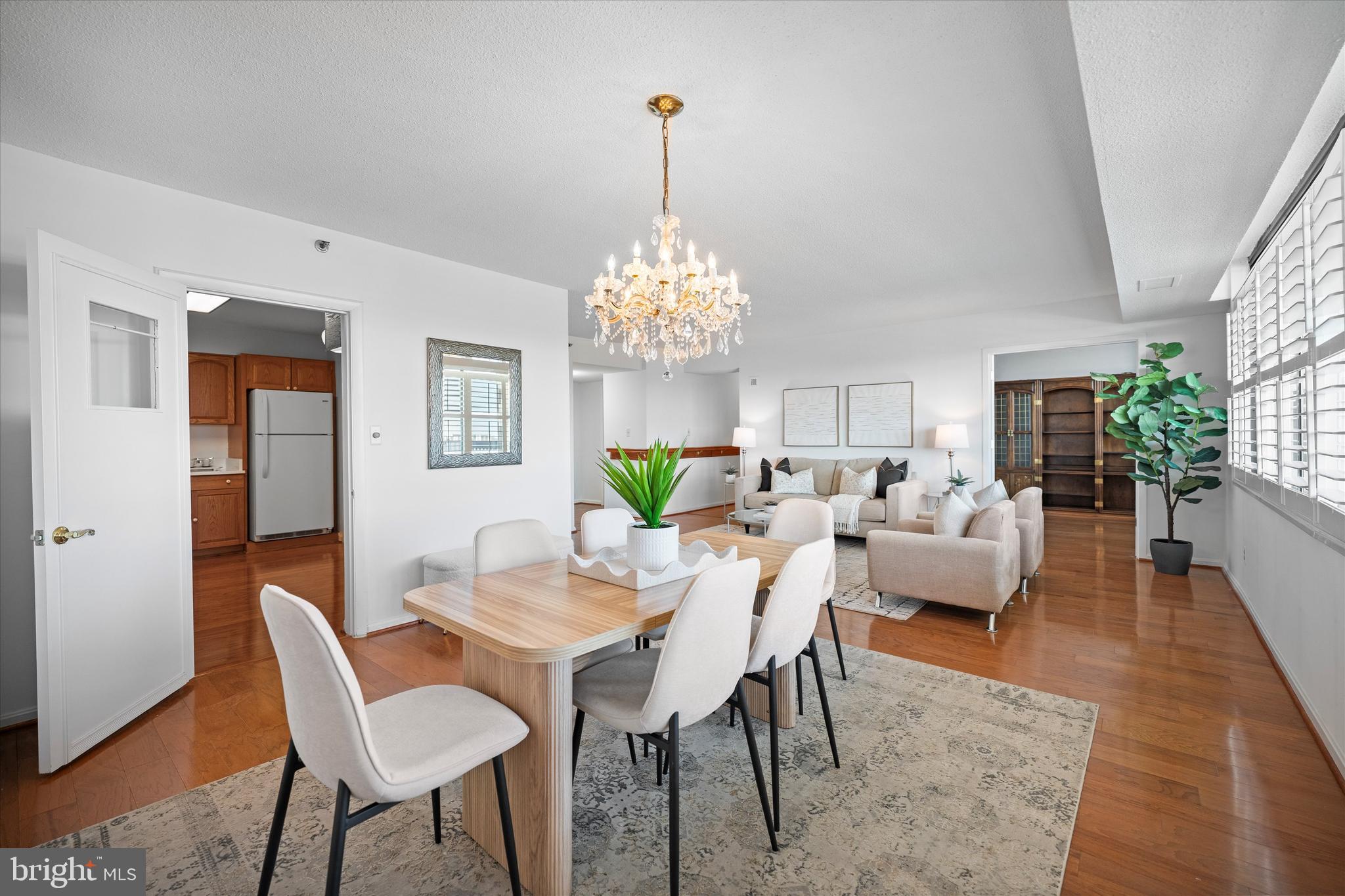 SKYLINE HOUSE - Residential