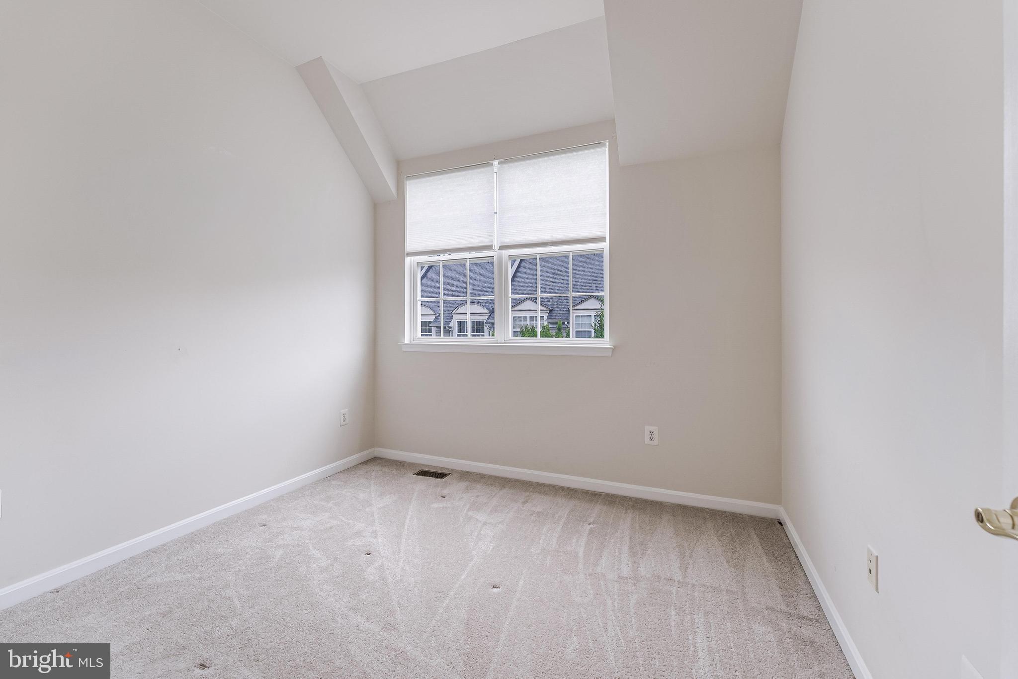 THE TOWNES AT VILLAGE PLACE - Residential