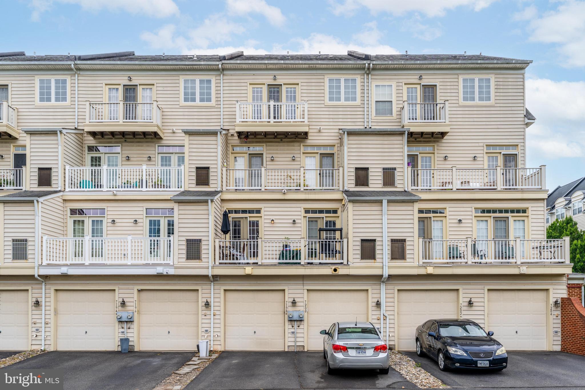 THE TOWNES AT VILLAGE PLACE - Residential