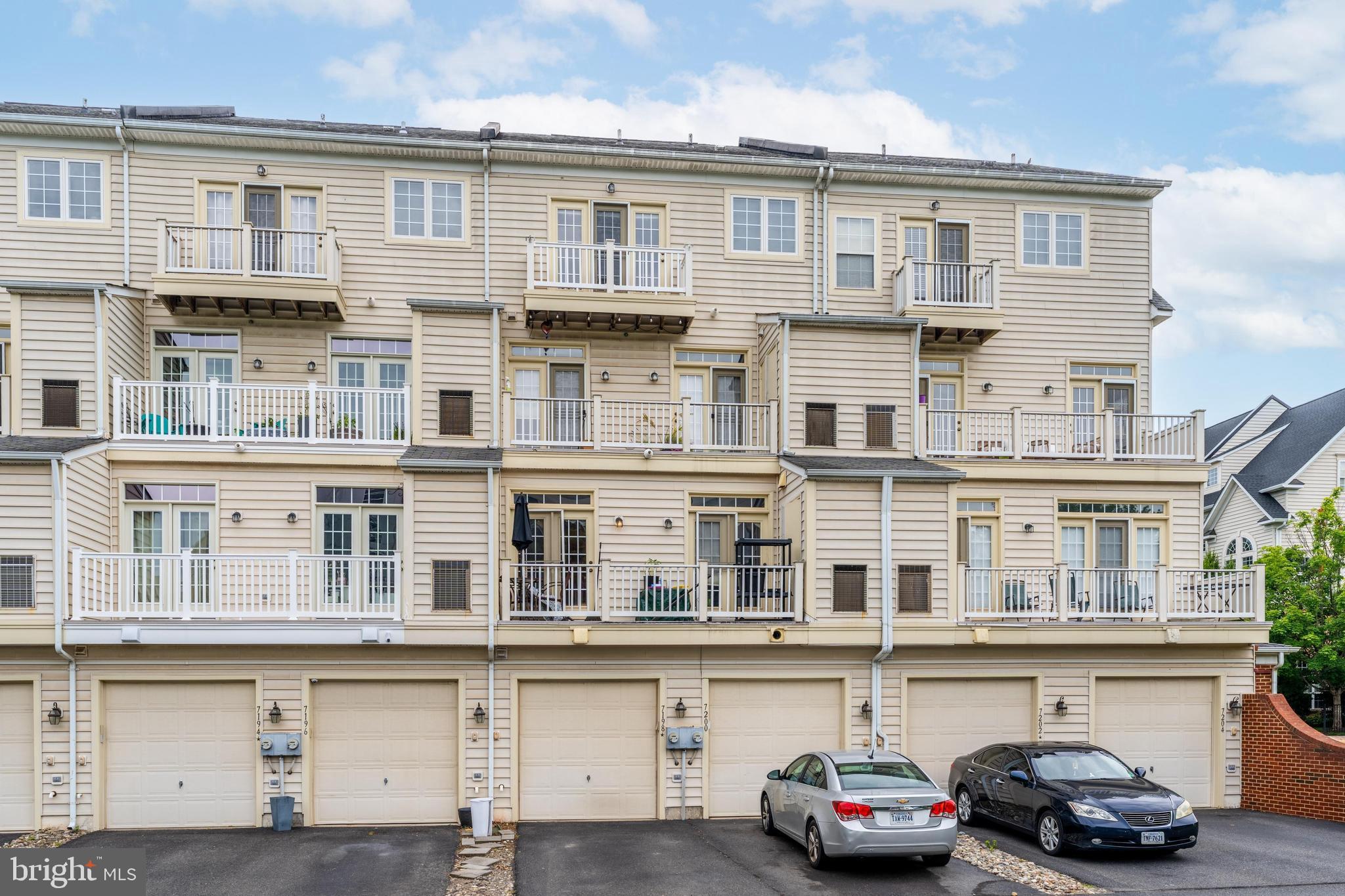 THE TOWNES AT VILLAGE PLACE - Residential