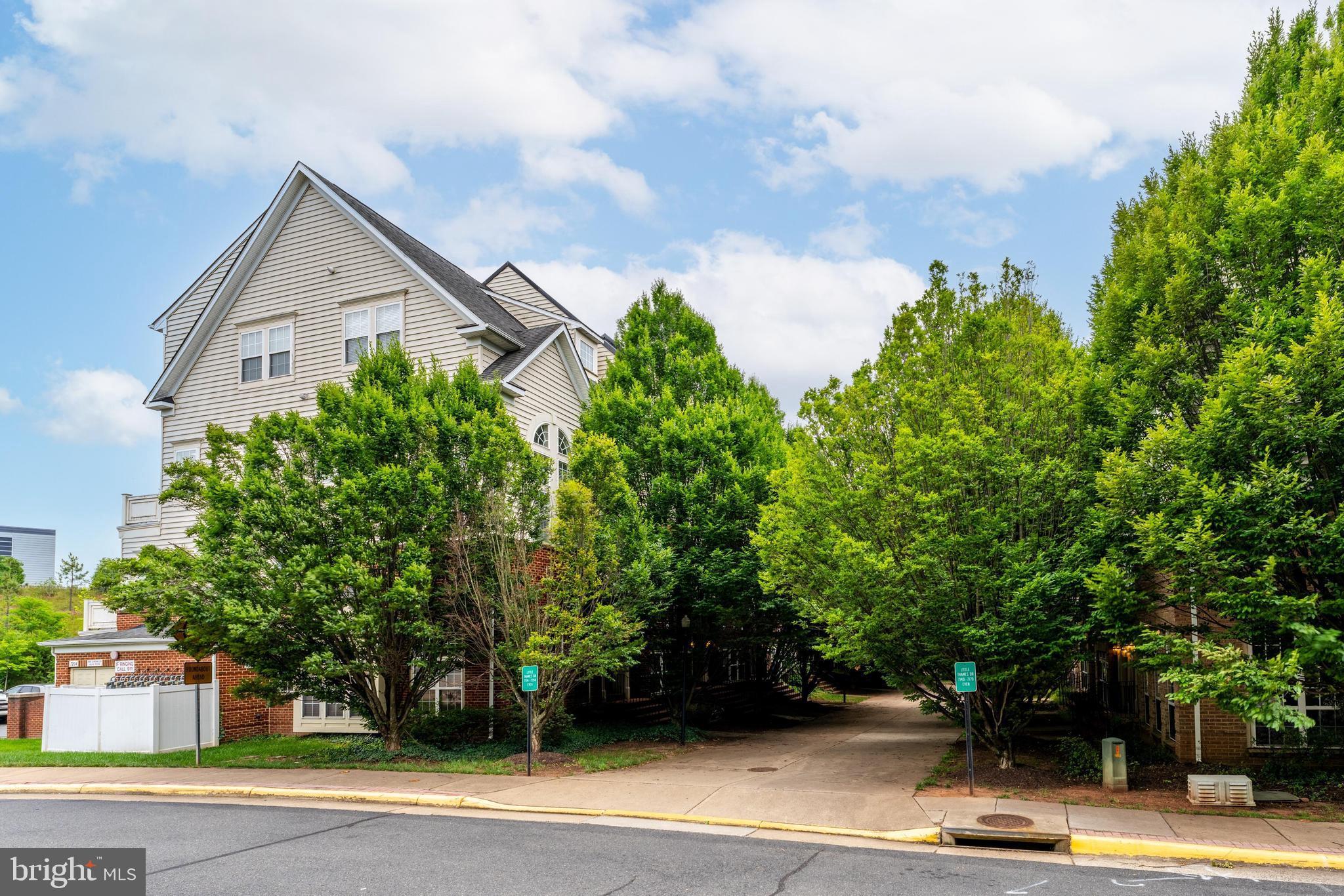 THE TOWNES AT VILLAGE PLACE - Residential