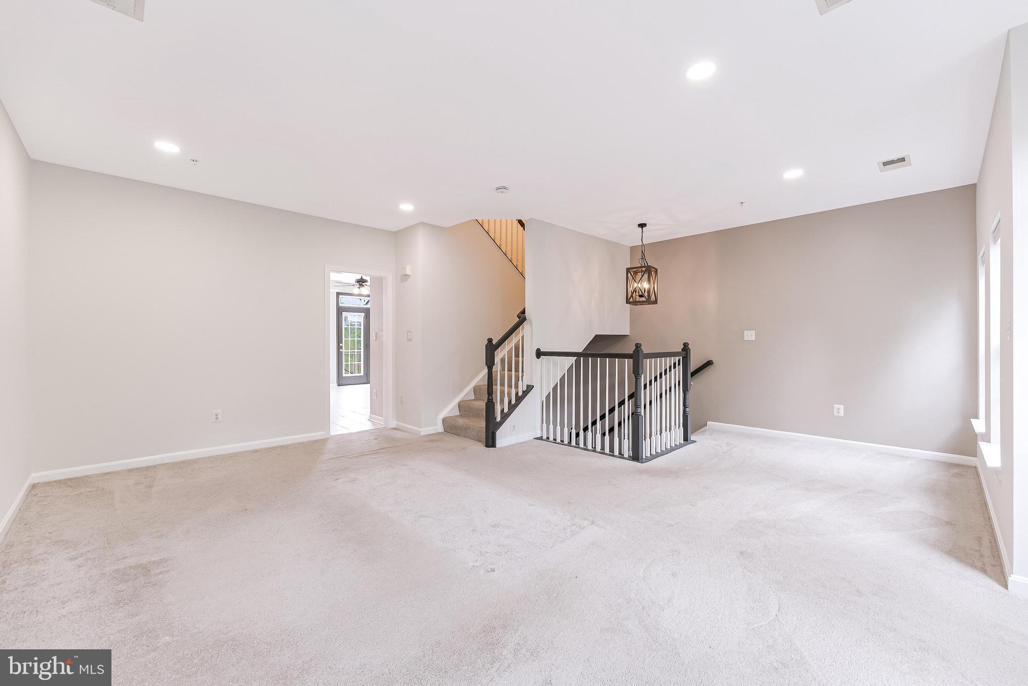 THE TOWNES AT VILLAGE PLACE - Residential