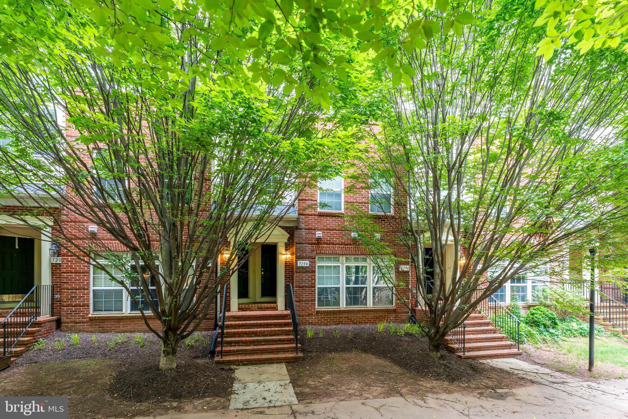 THE TOWNES AT VILLAGE PLACE - Residential