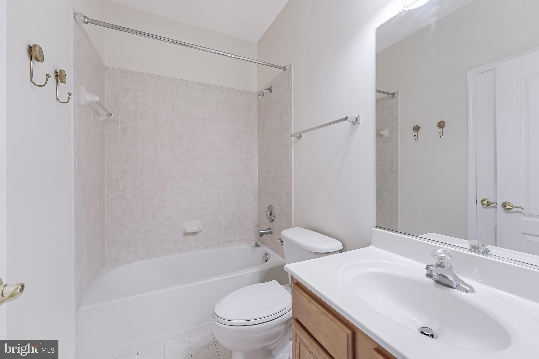 THE TOWNES AT VILLAGE PLACE - Residential