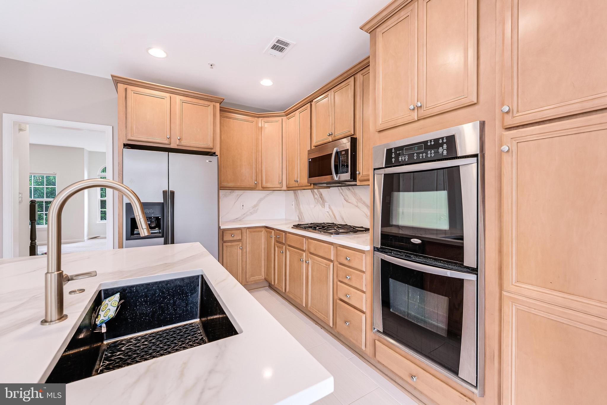 THE TOWNES AT VILLAGE PLACE - Residential