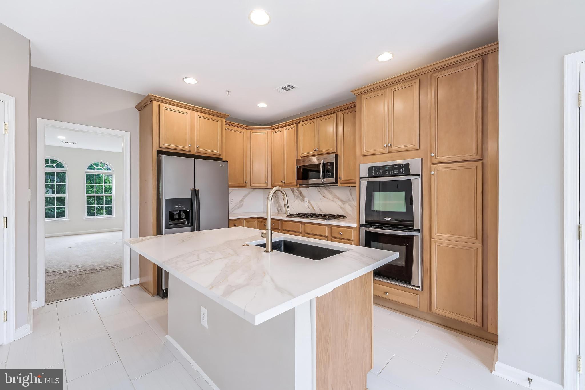 THE TOWNES AT VILLAGE PLACE - Residential