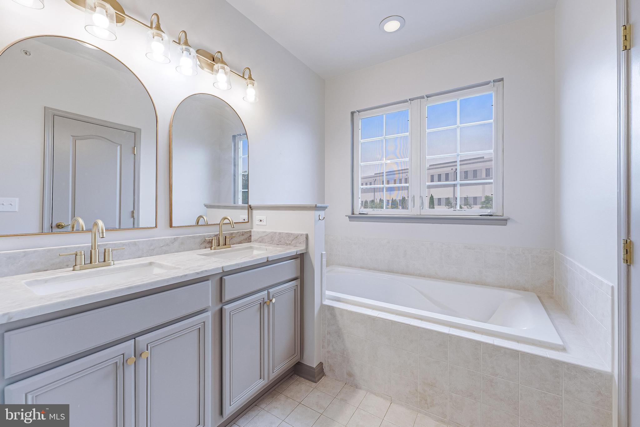 THE TOWNES AT VILLAGE PLACE - Residential