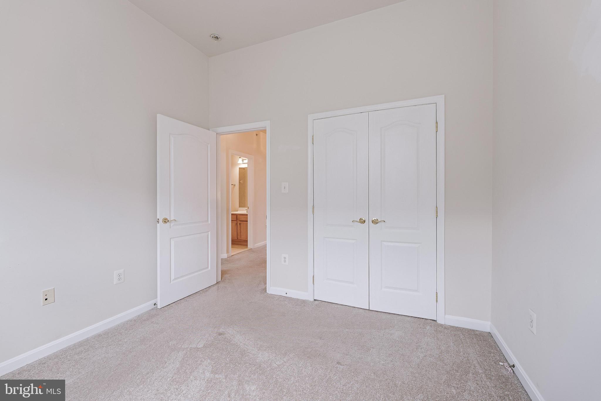 THE TOWNES AT VILLAGE PLACE - Residential