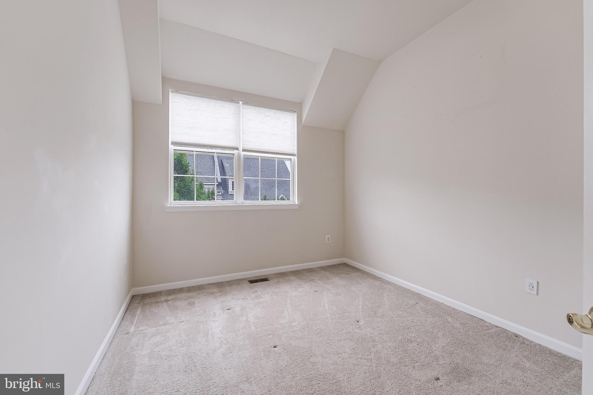 THE TOWNES AT VILLAGE PLACE - Residential