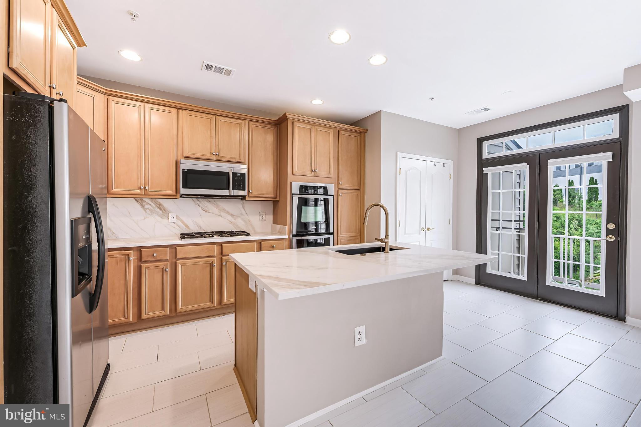 THE TOWNES AT VILLAGE PLACE - Residential