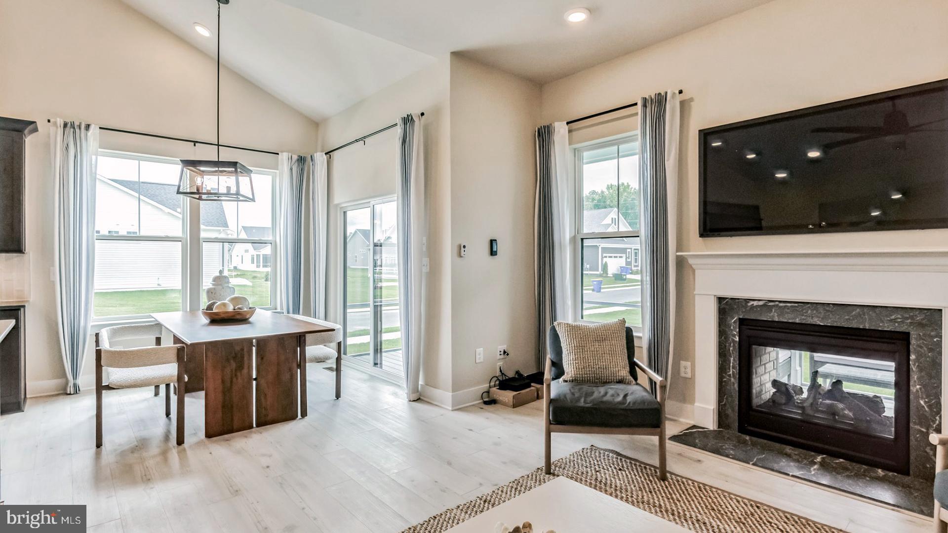 CHASE OAKS - Residential