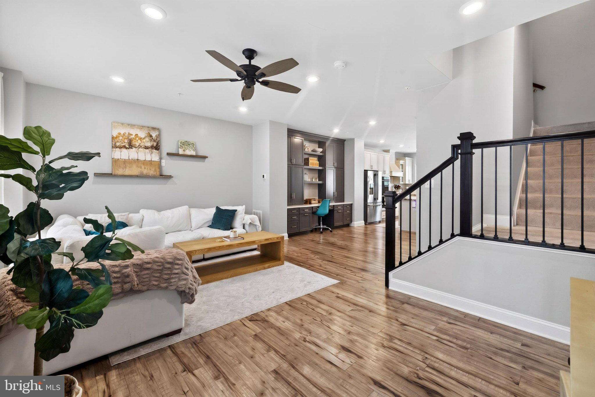 OXFORD SQUARE - Residential
