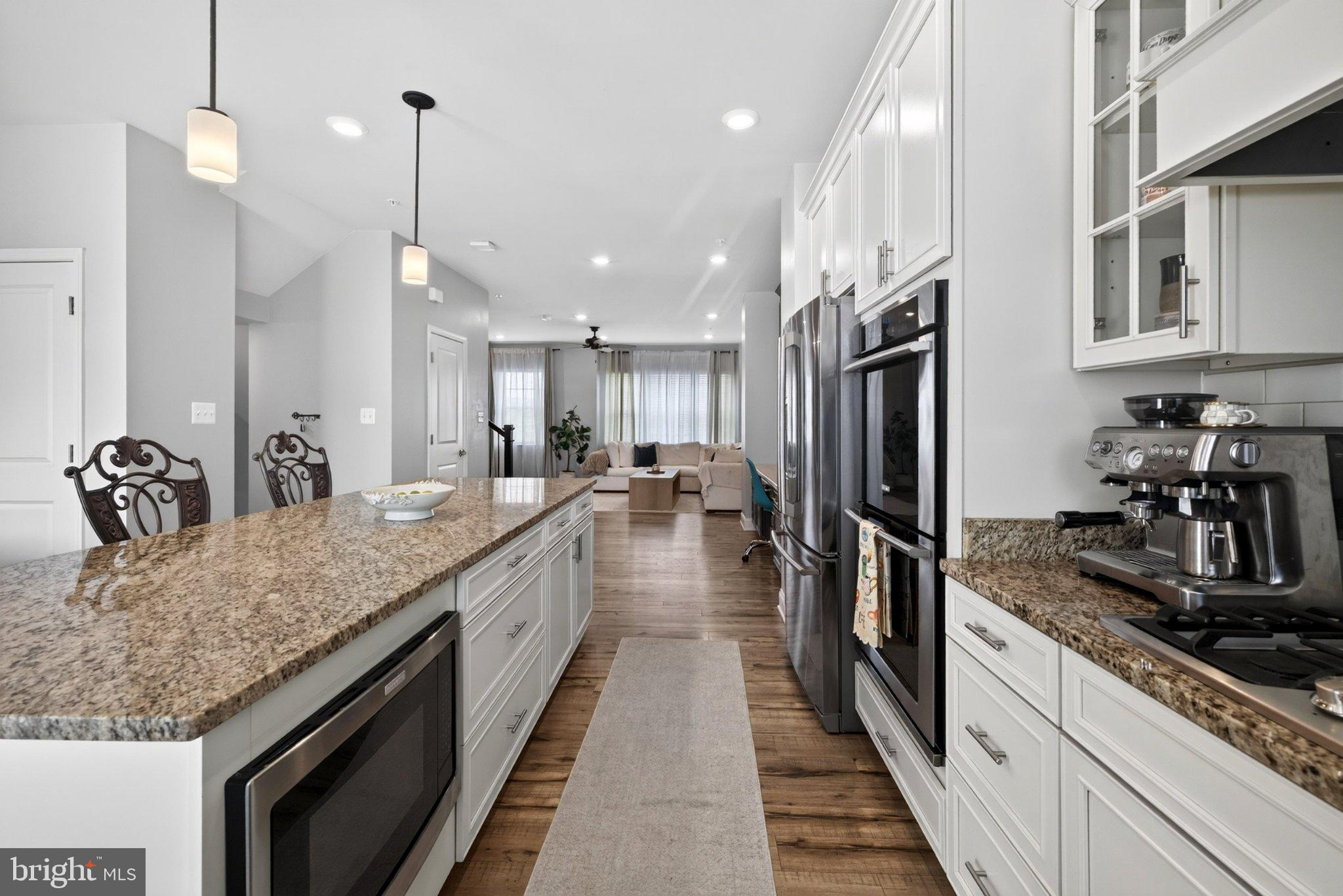 OXFORD SQUARE - Residential