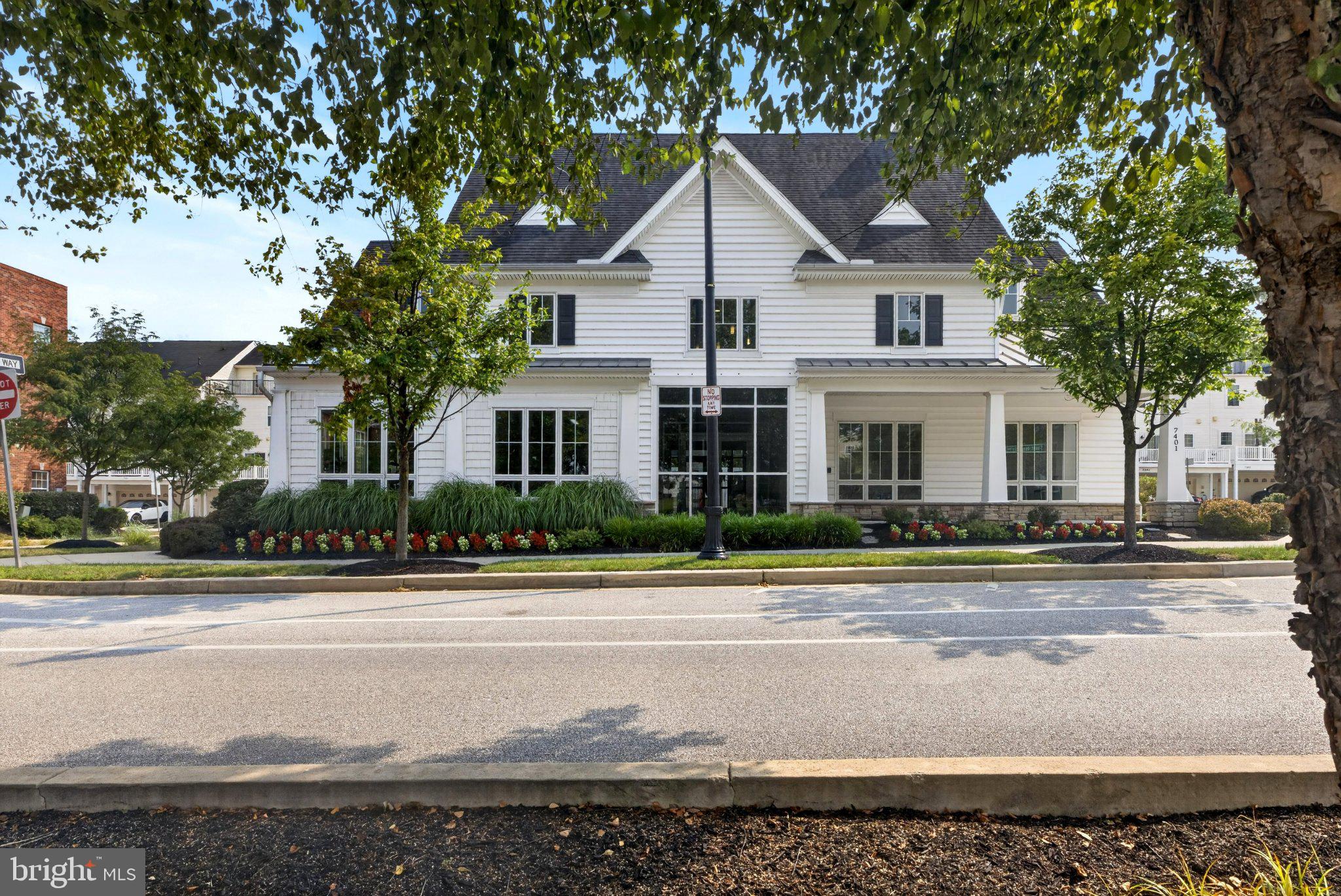 OXFORD SQUARE - Residential