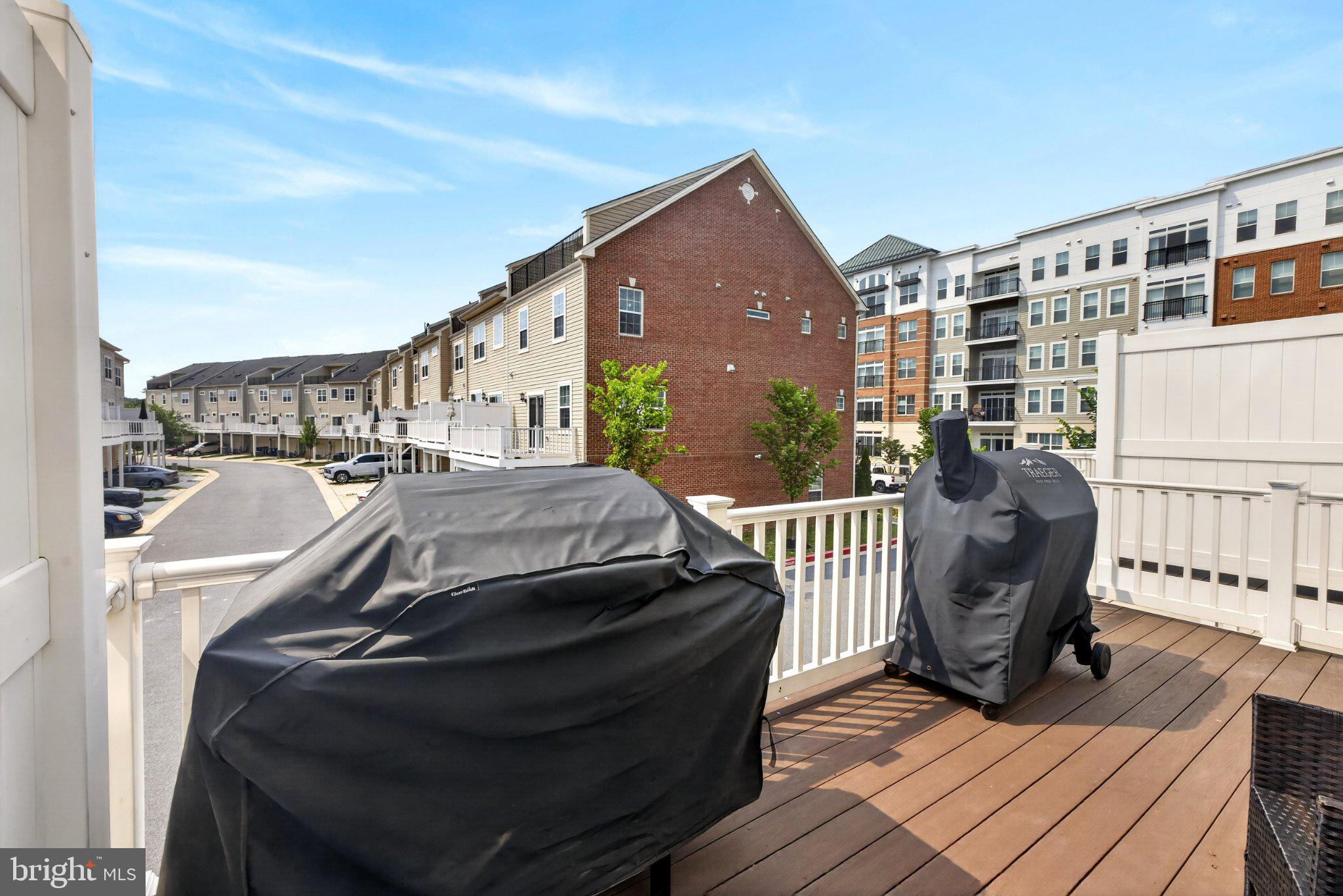 OXFORD SQUARE - Residential