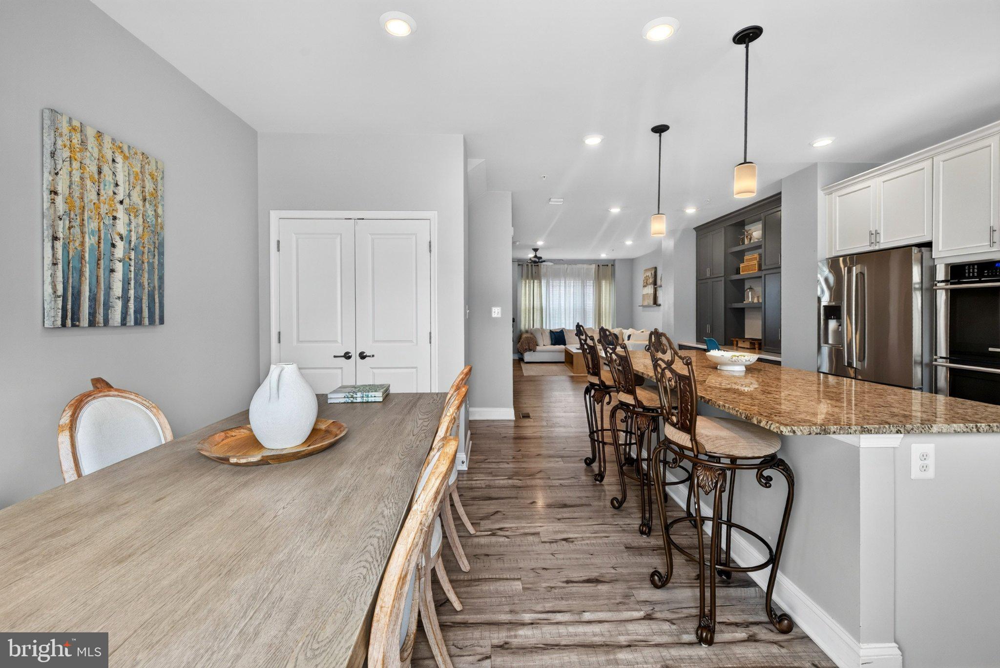 OXFORD SQUARE - Residential
