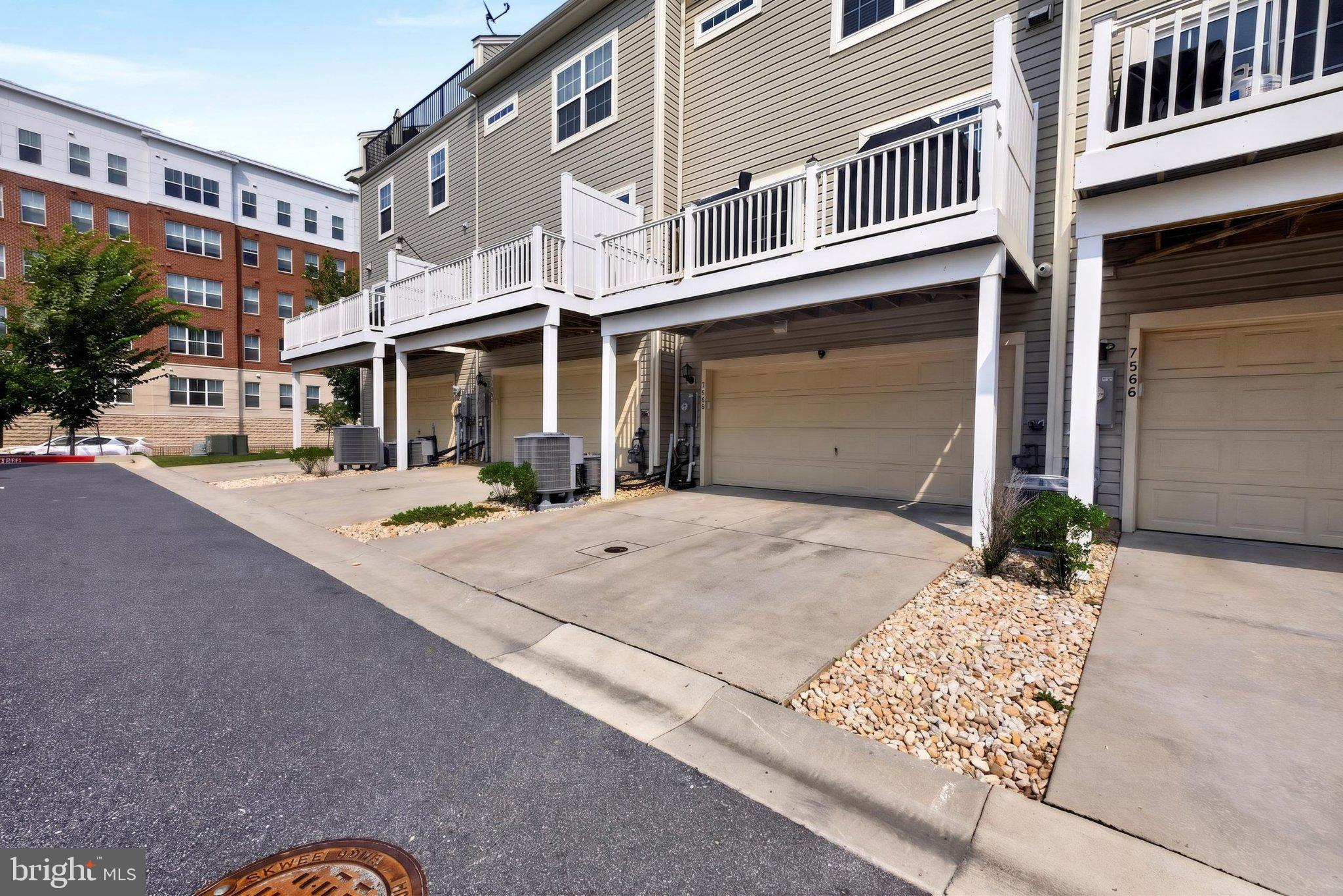 OXFORD SQUARE - Residential