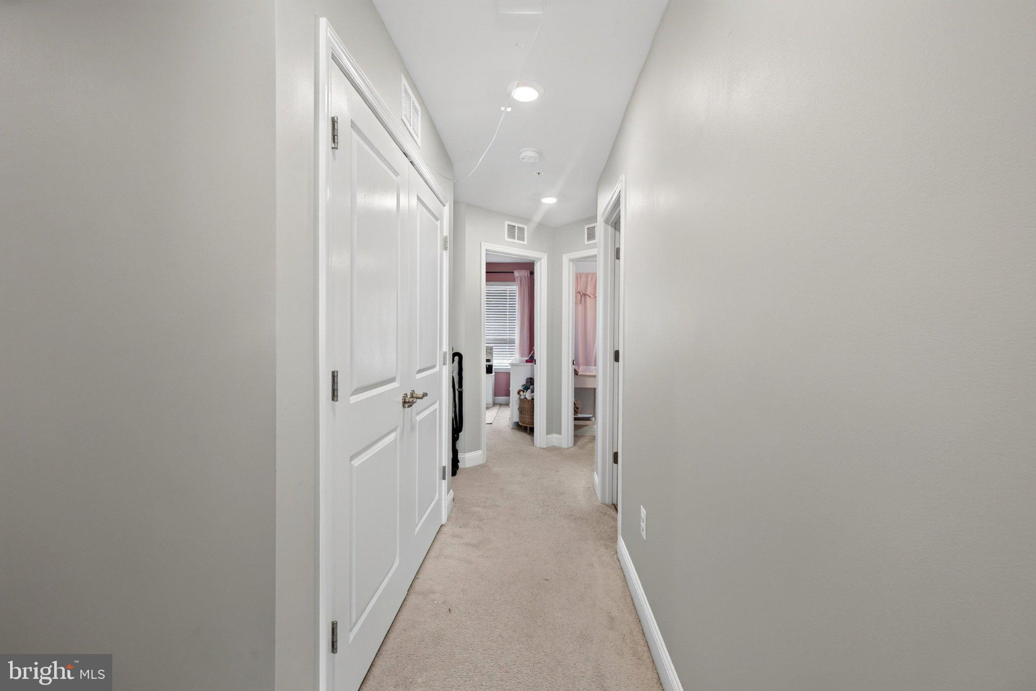 OXFORD SQUARE - Residential