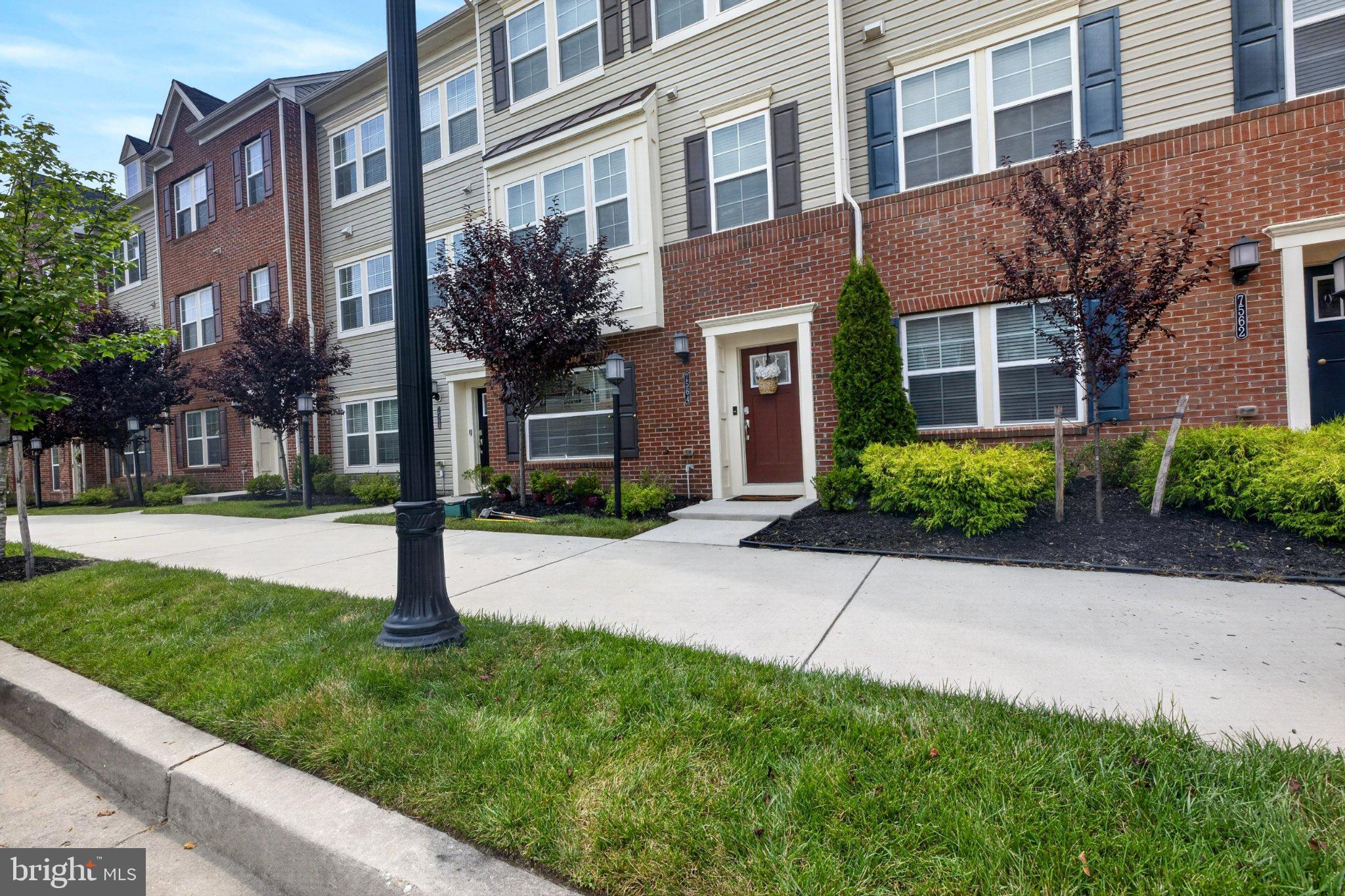 OXFORD SQUARE - Residential