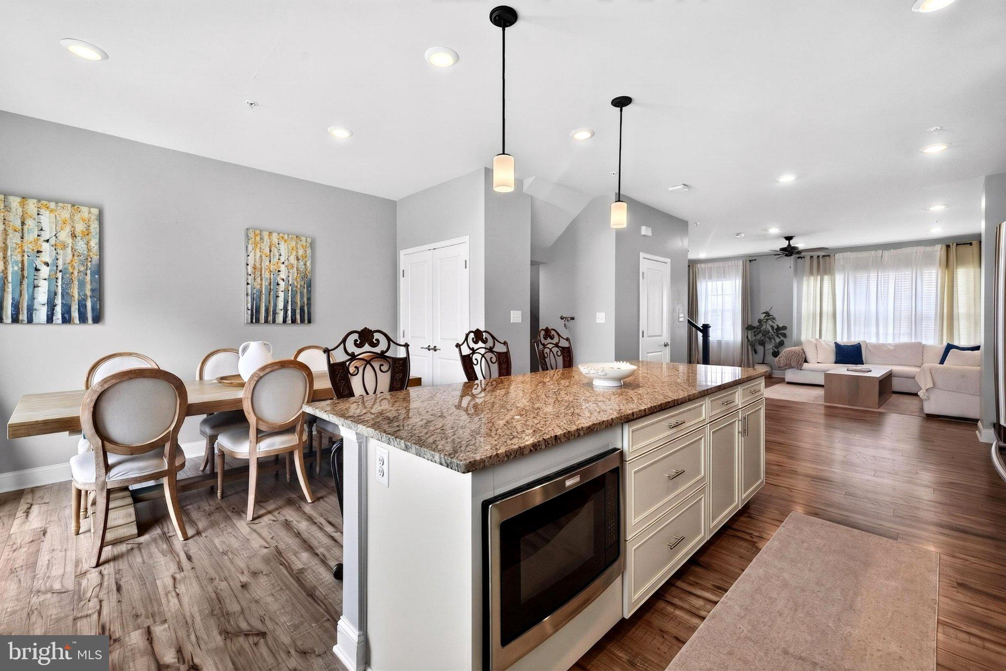 OXFORD SQUARE - Residential