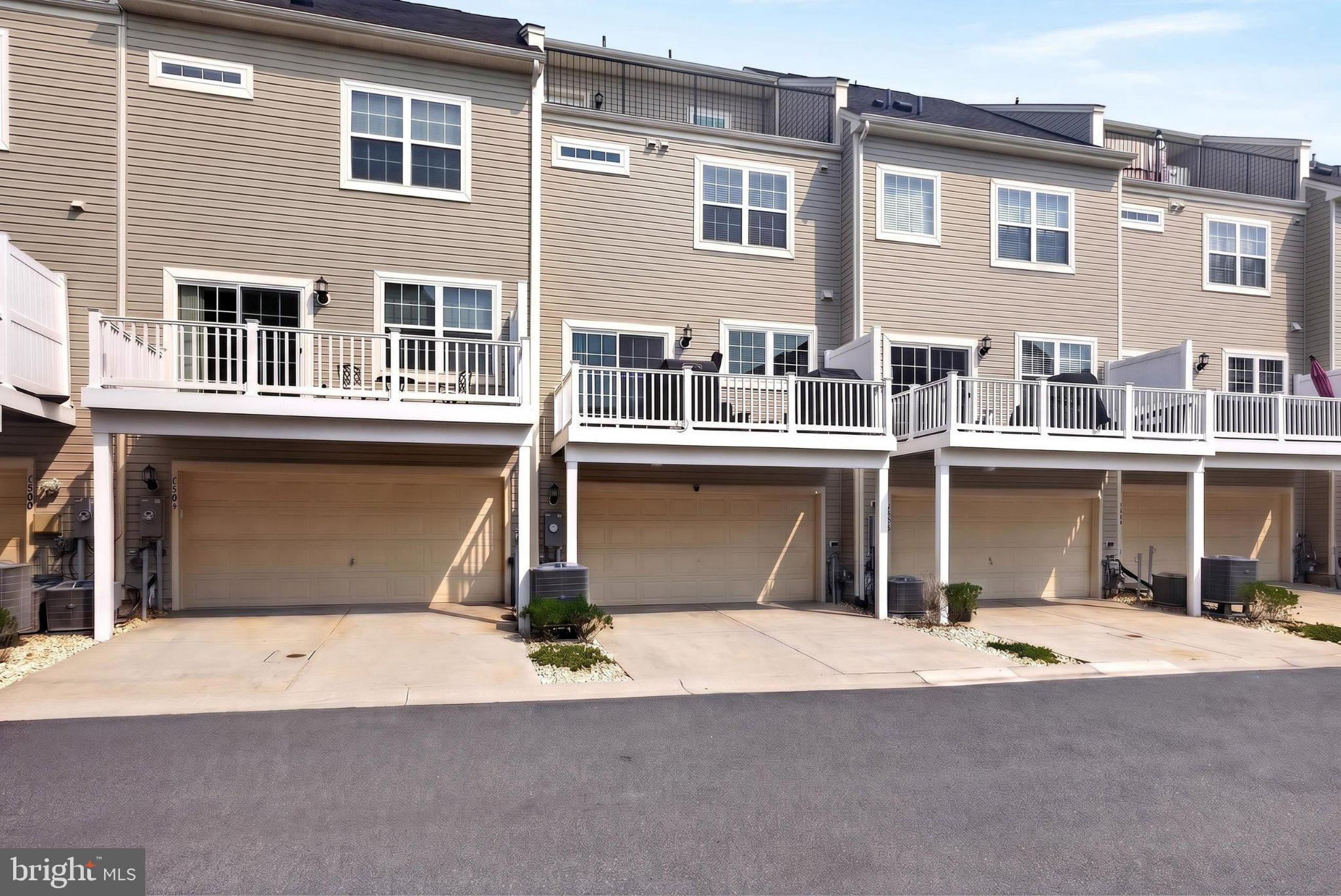 OXFORD SQUARE - Residential