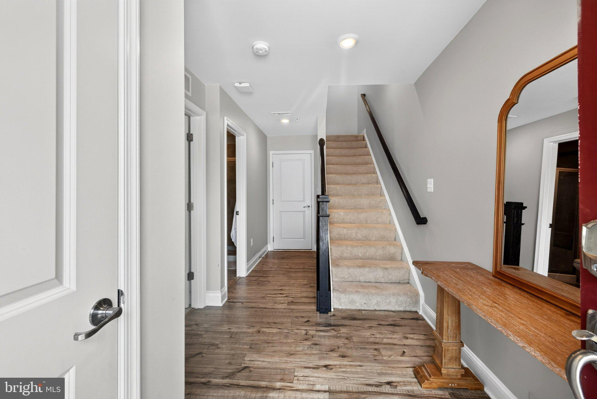 OXFORD SQUARE - Residential